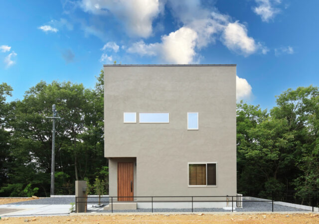 木漏れ日と暮らす家