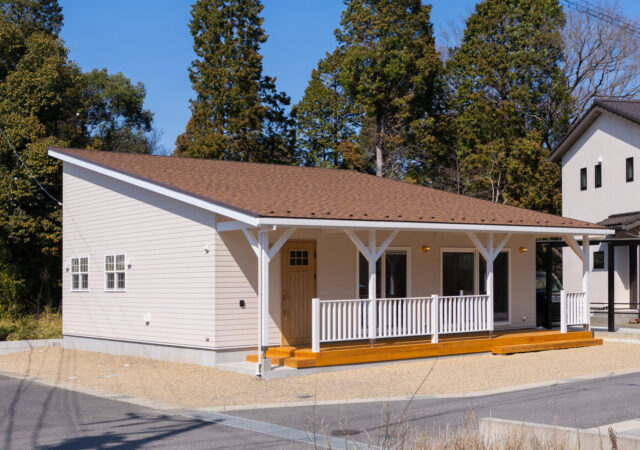 インテリアが映える、海を感じるサーフハウス